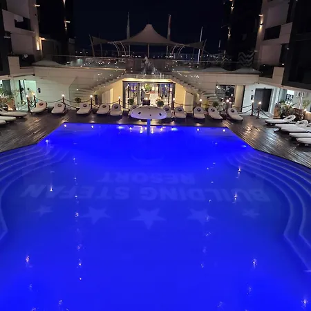 Azimuth Luxury Apartmán